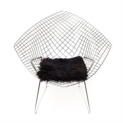 Lammeskind stolehynde i sort brun korthår i 37 x 37 cm