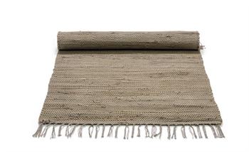 Rug Solid Kludetæppe i dust brown i 65 x 135 cm.